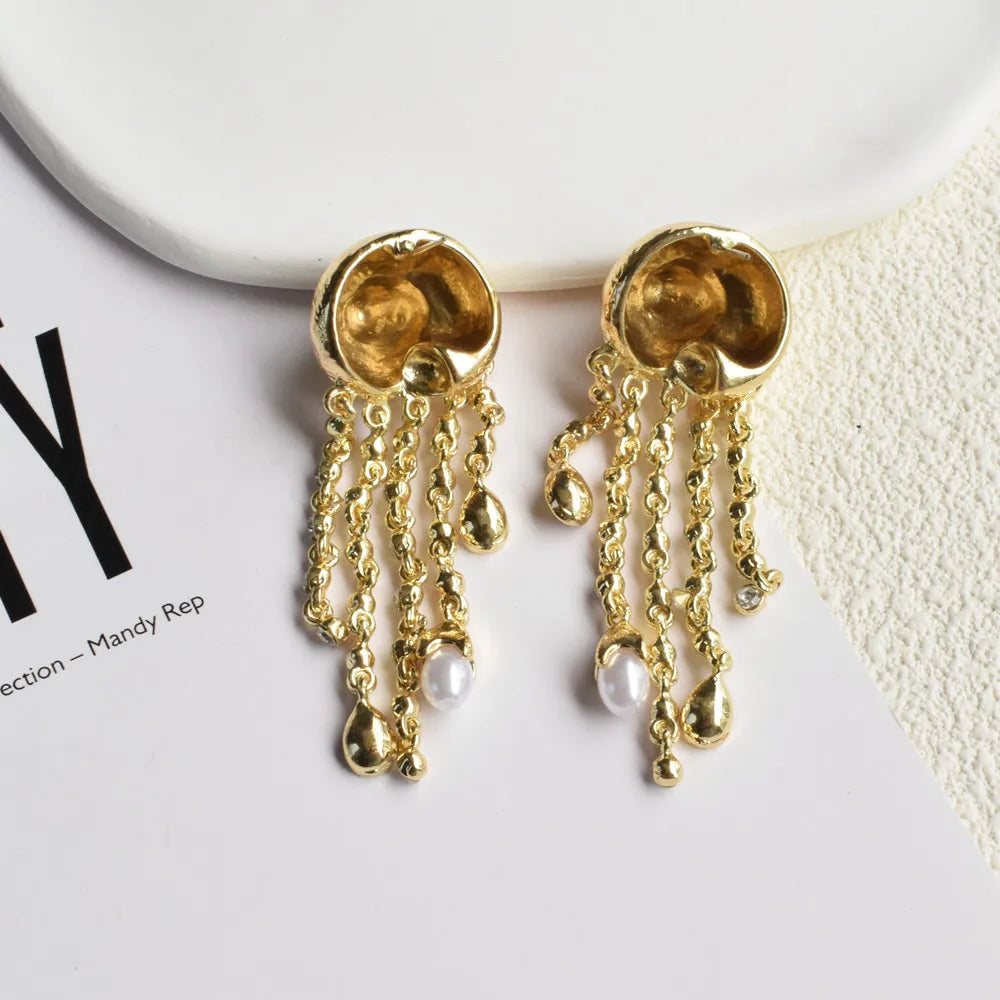 Heavy industry niche design metal conch sparkling diamond pearl tassel earrings exquisite light luxury versatile earrings for women