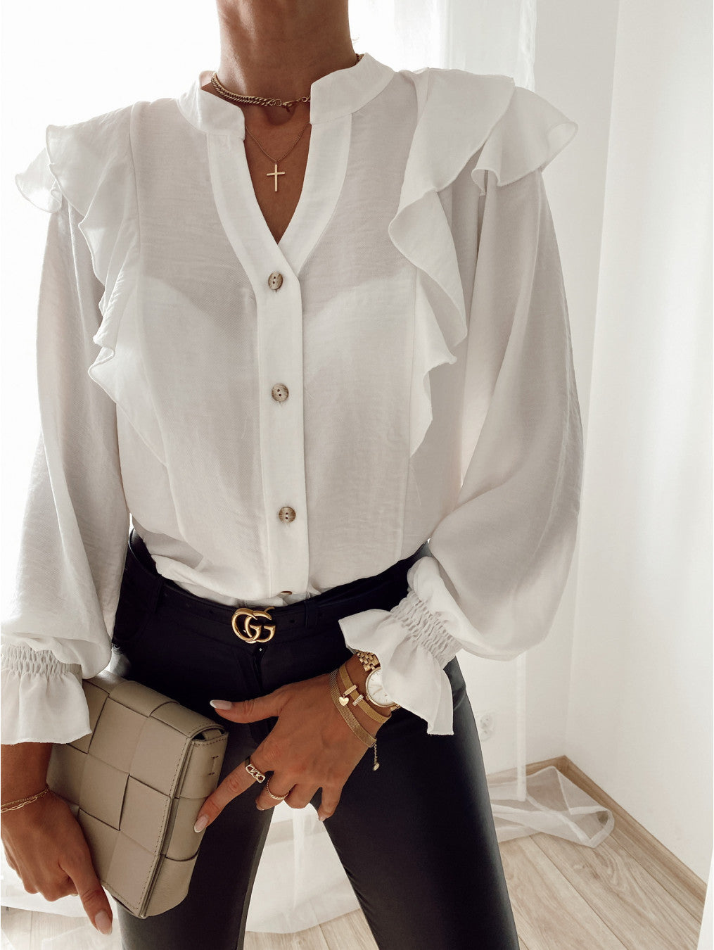 Buttoned ladies shirt