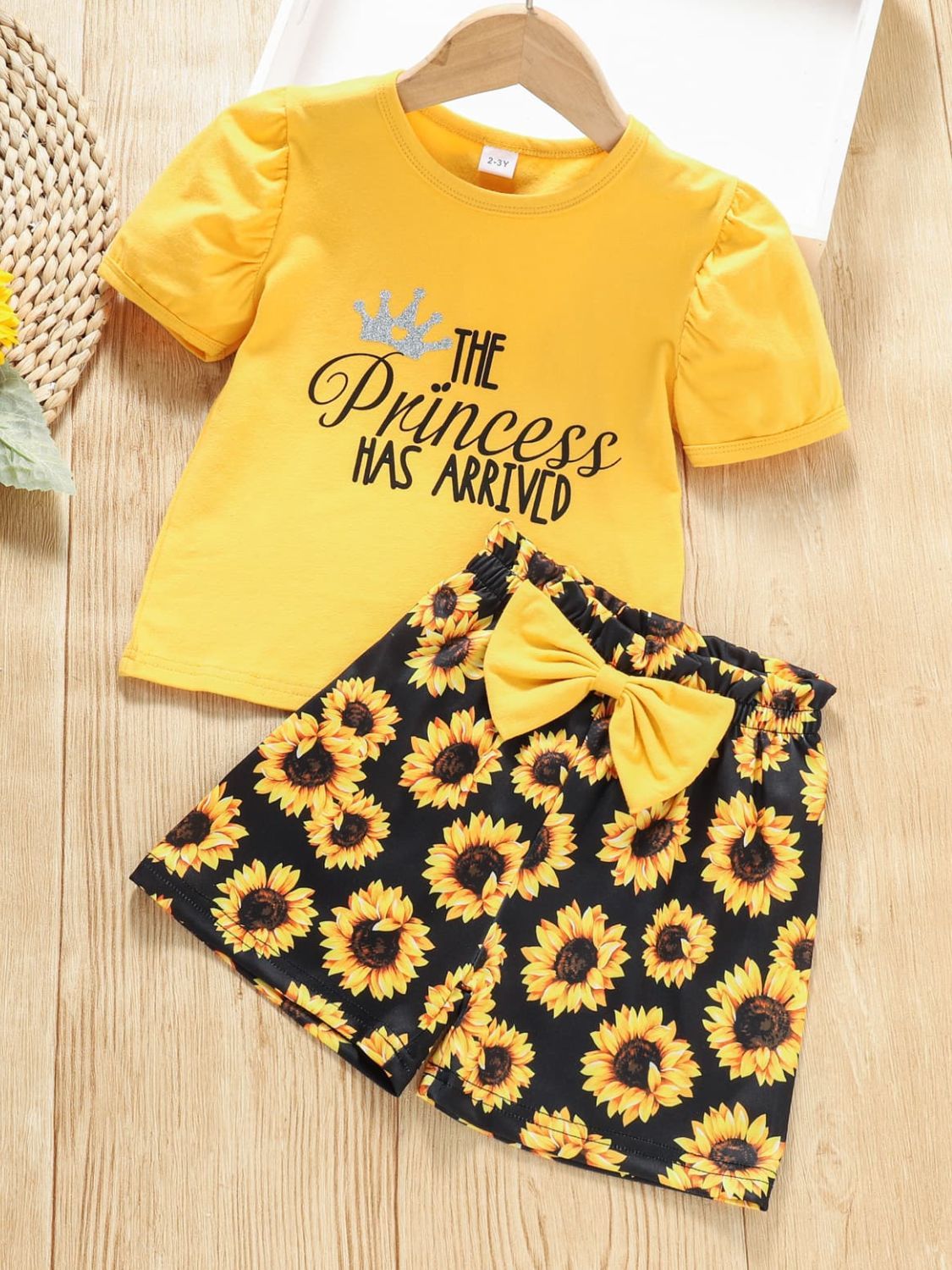 Solid Color Round Neck SUNFLOWER Short Sleeve Top Clothes